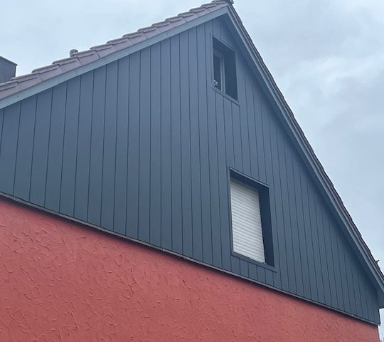 https://spenglerei-stang.de/wp-content/uploads/2015/05/Fassade-Prefa-P10-2-540x480.jpg
