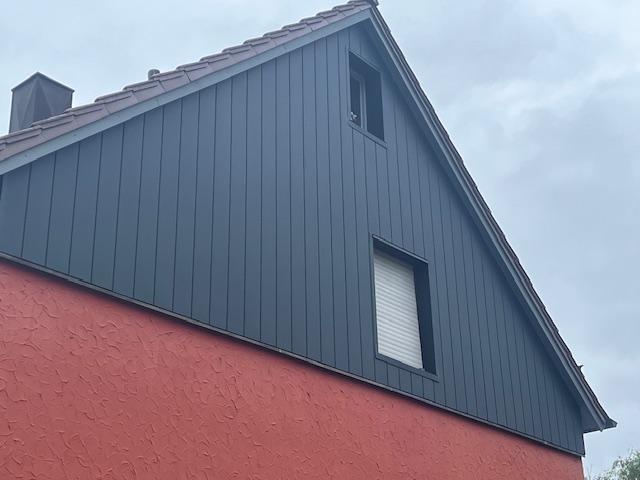 https://spenglerei-stang.de/wp-content/uploads/2015/05/Fassade-Prefa-P10-2.jpg