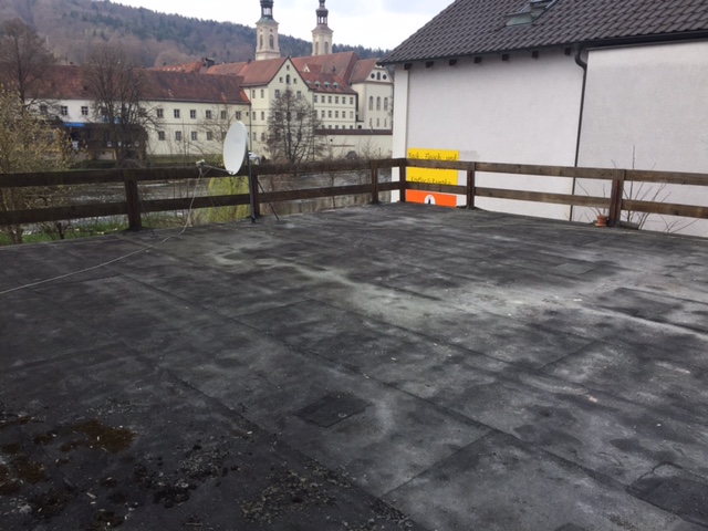 https://spenglerei-stang.de/wp-content/uploads/2018/03/Flachdach-Sanierung-3.jpg