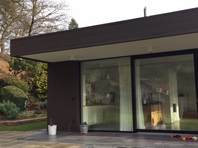 https://spenglerei-stang.de/wp-content/uploads/2018/03/Prefa-Fassade-Braun-Sindings-2.jpg